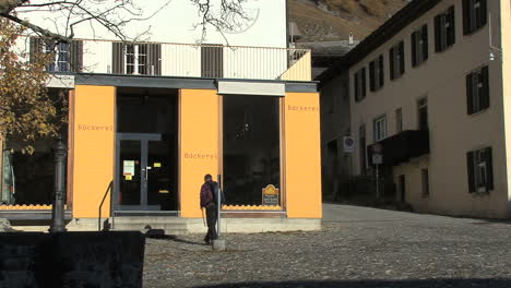 Switzerland-man-walking